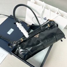 PRD Bonnie Medium Leather Handbag