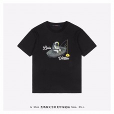 1V Astronaut Print T-shirt