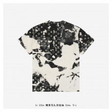 1V Bandana Print T-shirt