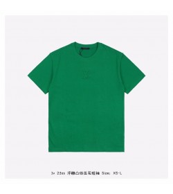 1V Embossed T-shirt