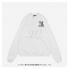 1V Embroidery Sweatshirt
