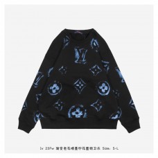 1V Monogram Print Sweatshirt
