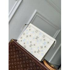1V Pochette Voyage MM Handbag