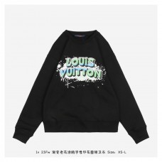 1V Print Sweatshirt