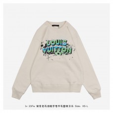 1V Print Sweatshirt
