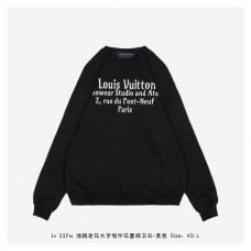 1V Print Sweatshirt