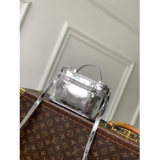 1V Vanity Chain Pouch
