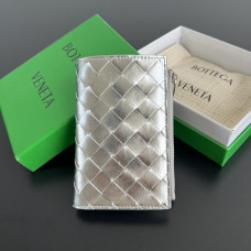 BV Intrecciato Medium Bi-Fold Wallet