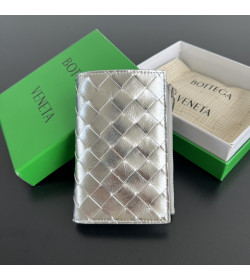 BV Intrecciato Medium Bi-Fold Wallet