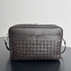 BV Men's Large Intrecciato Camera Bag With Pocket