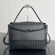BV Men's Andiamo Messenger Bag