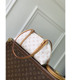 1V Squire East-West Monogram Canvas - Handbags