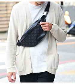 1V Discovery Bumbag PM Monogram Eclipse