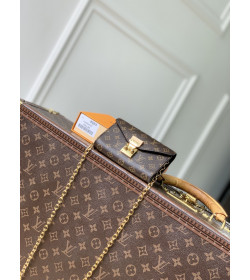 1V Pouch Metis Belt - New In Women