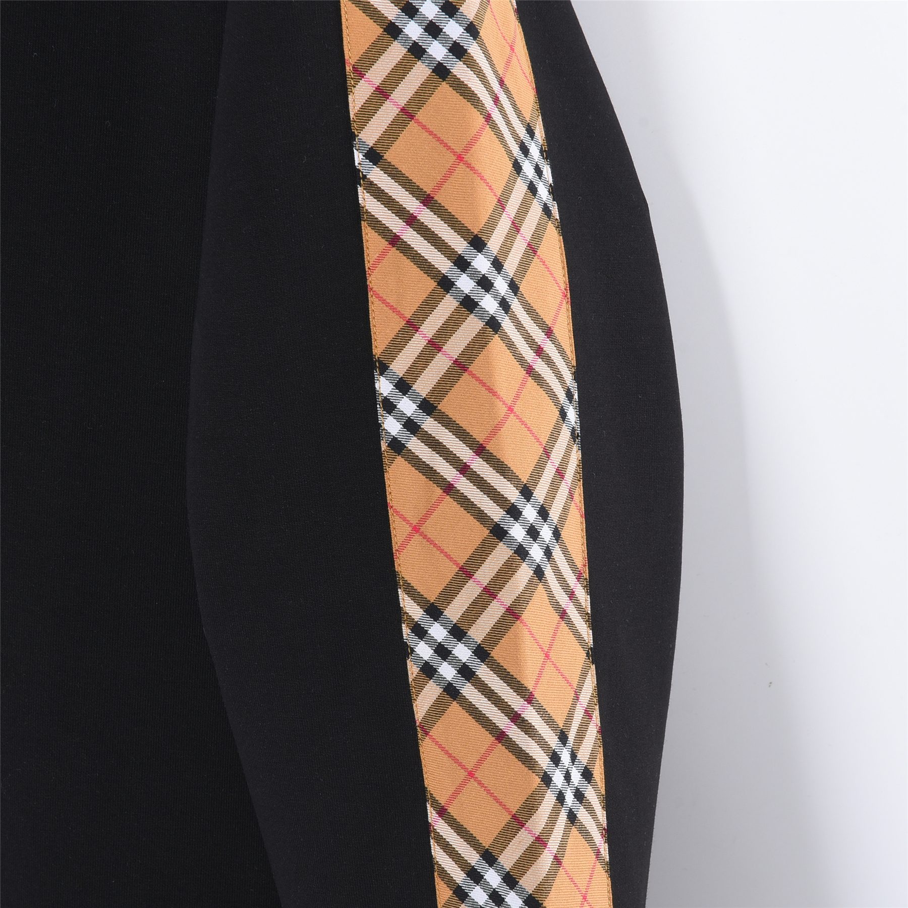 Burb*rry 26SS Check Letter Sleeve Crewneck Sweatshirt