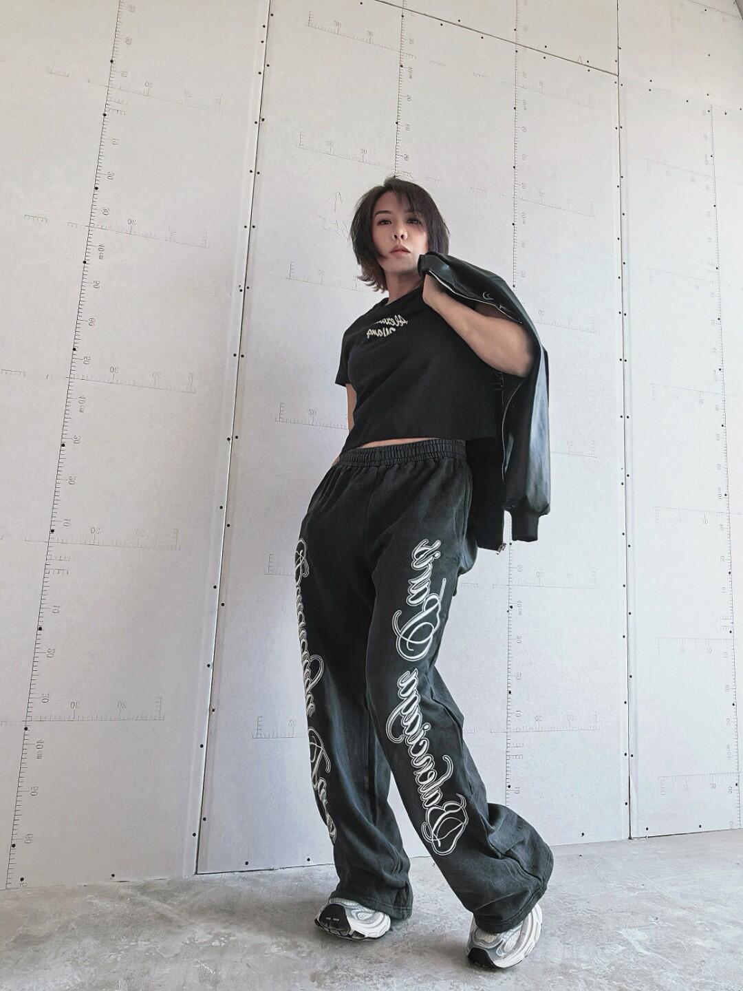 Balenci*ga Cursive Side Logo Embroidered Trousers