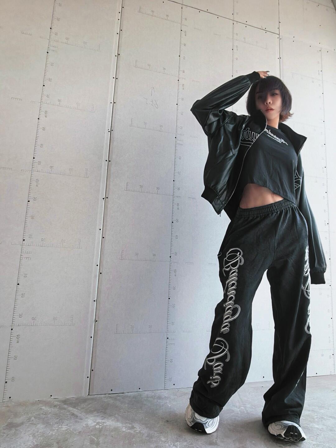 Balenci*ga Cursive Side Logo Embroidered Trousers
