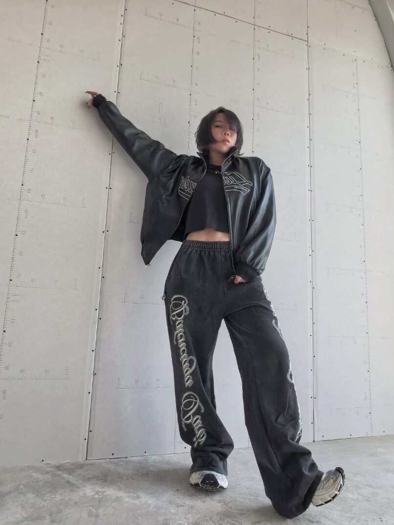 Balenci*ga Cursive Side Logo Embroidered Trousers