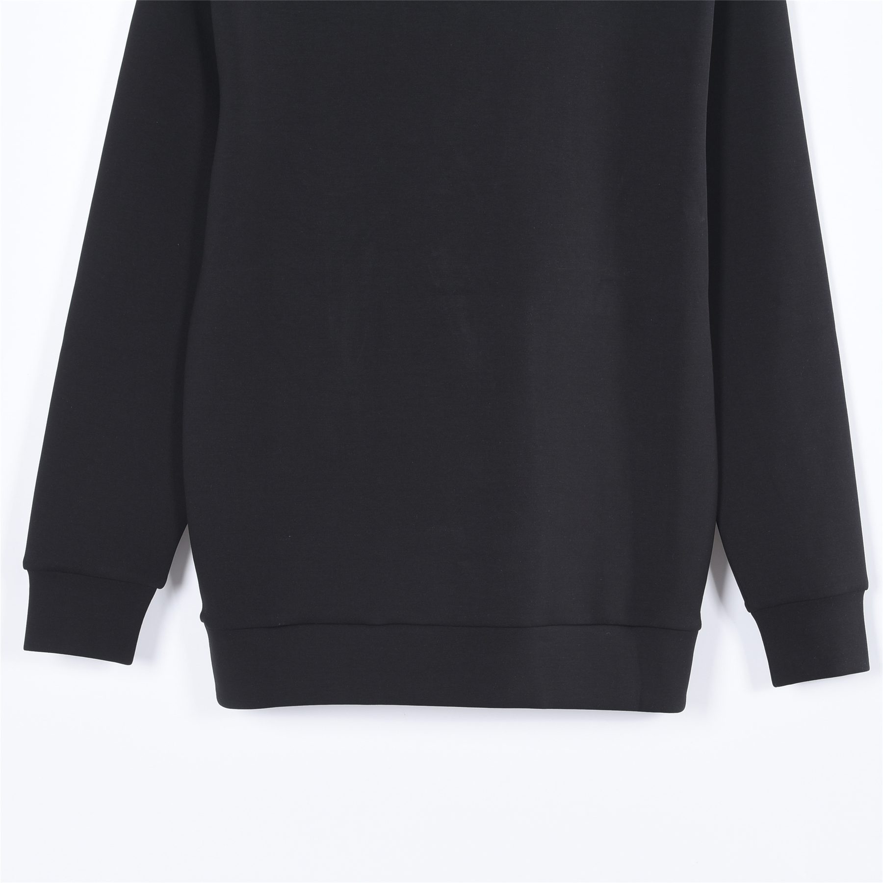 1V Embossed Monogram Collar Embroidered Crewneck Sweatshirt