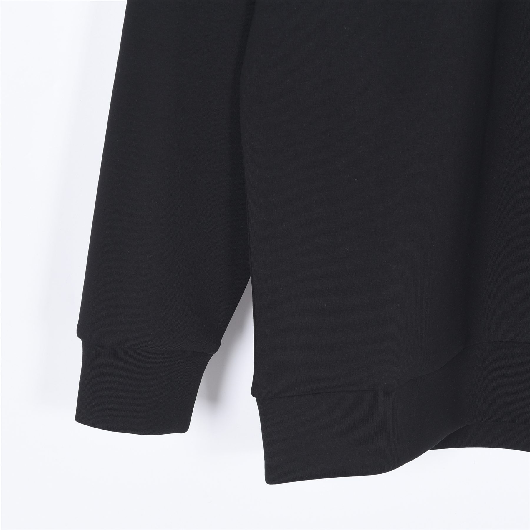 1V Embossed Monogram Collar Embroidered Crewneck Sweatshirt