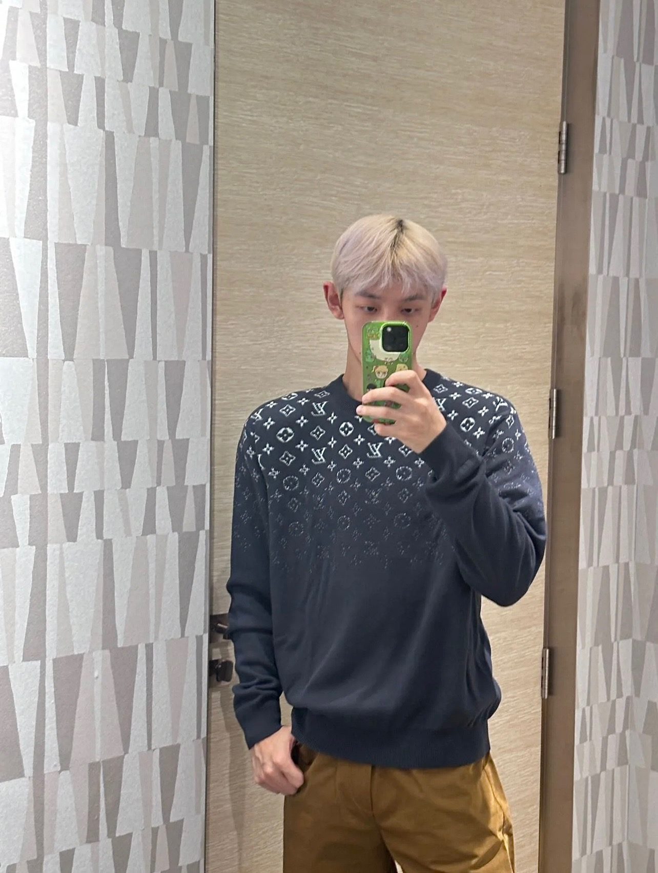 1V Gradient Monogram Jacquard Crewneck Sweater