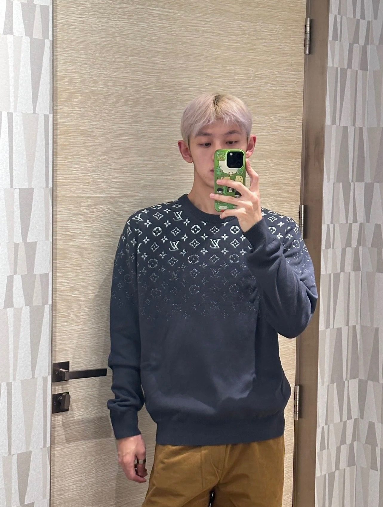 1V Gradient Monogram Jacquard Crewneck Sweater
